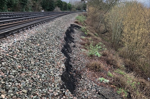 Continued disruption to Southeastern services due to embankment landslip 