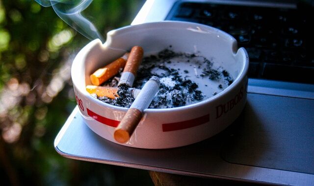 cigarette-8547965_640