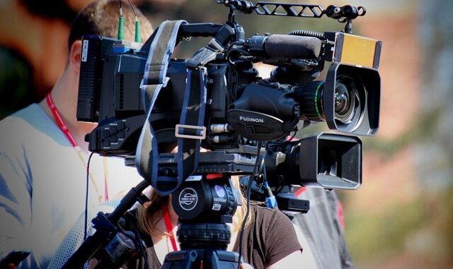 camera-operator-2808321_1280
