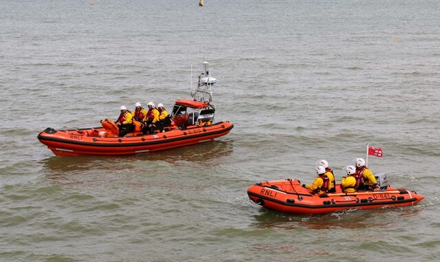 a_fox_a_disabled_yacht_and_two_kayakers_keep_margate_rnli_volunteers_busy