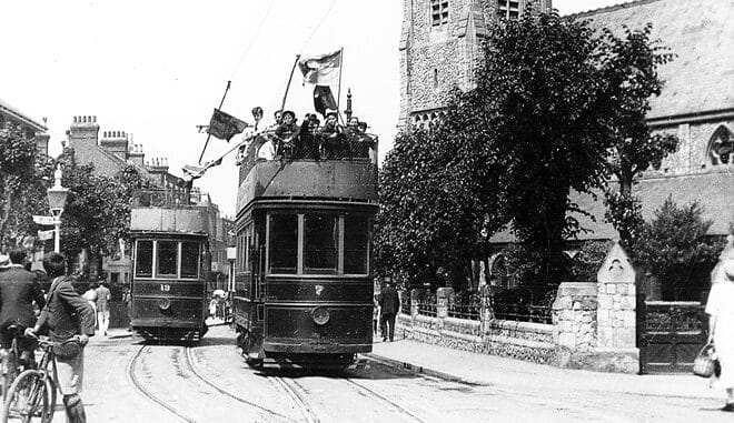 Cars 7 & 13. St Pauls 1924 (75)